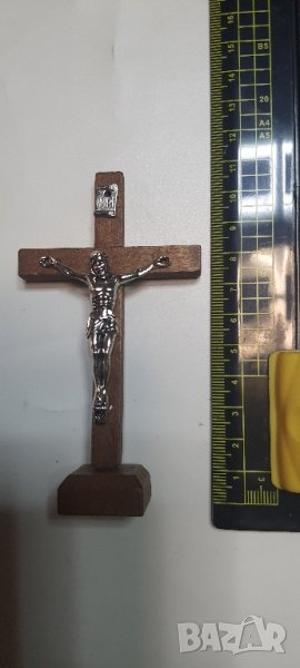 дълвен кръст със сребриста инкрустация на Исус, снимка 1