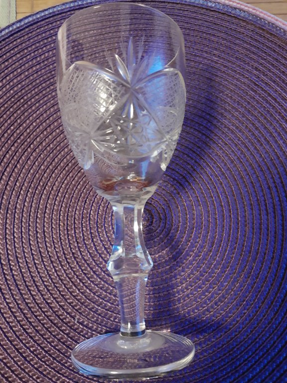 Купувам,кристални чаши за вино стара серия"Виолета" в Чаши в гр. Варна -  ID35650957 — Bazar.bg