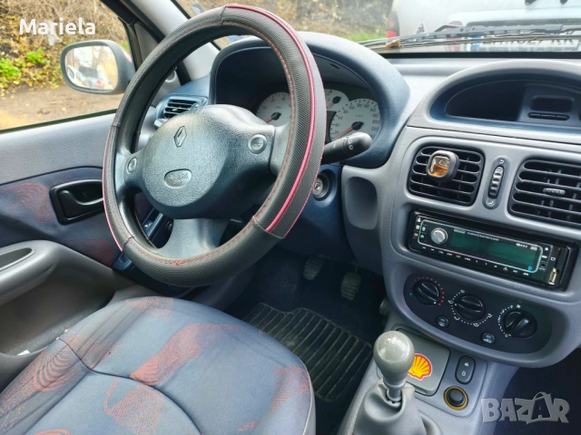 Renault Clio 1.4i, снимка 6 - Автомобили и джипове - 52851188