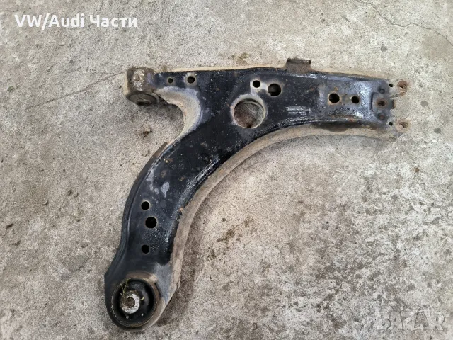 Десен носач за Голф 4 Ауди А3 Сеат Шкода Бора VW Golf 4 Audi A3 Seat Skoda Bora , снимка 2 - Части - 48106643