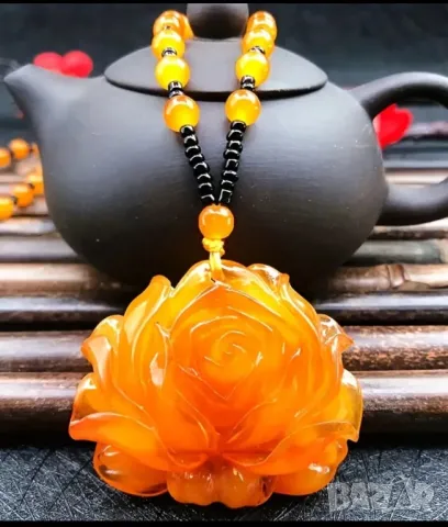 Дамско колие с висулка Лотос, снимка 2 - Колиета, медальони, синджири - 47528536