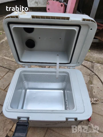 Хладилна чанта на 12 волта