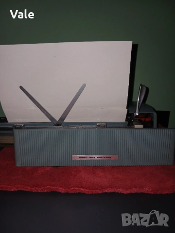 Италианска пишеща машина Olivetti Lettera 32, снимка 8 - Антикварни и старинни предмети - 53180971