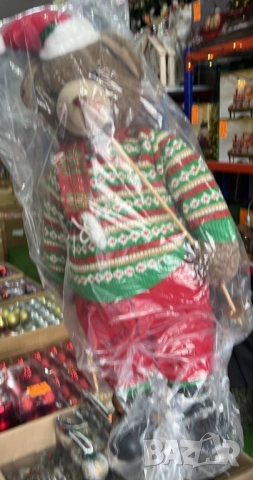 Коледно плюшено мече с пуловер и шапка – топъл акцент за празничен уют у дома, снимка 5 - Други стоки за дома - 52134262