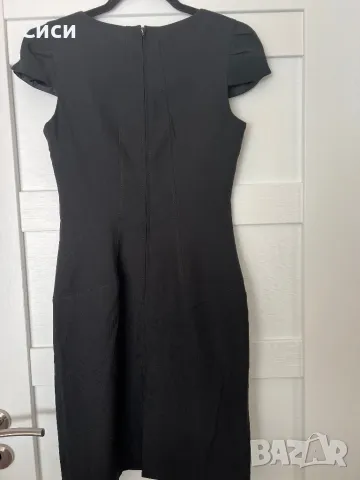 Черна рокля, снимка 2 - Рокли - 47760324