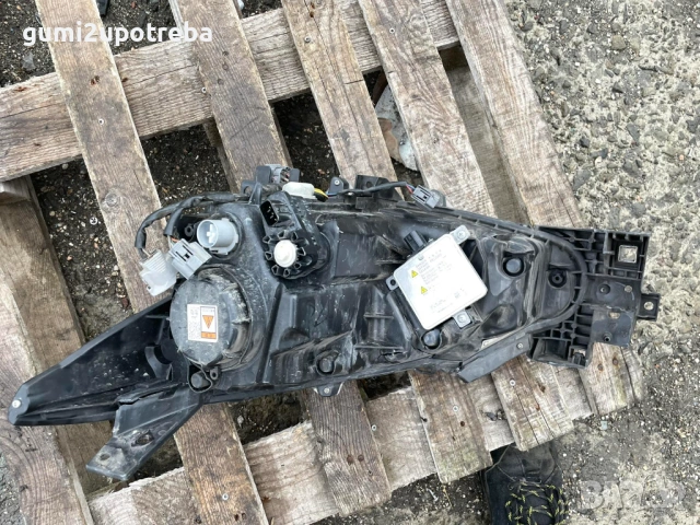 Фар Десен Ксенон Счупен BHN3-51030 Mazda3 2014 2.0бен 121kW, снимка 3 - Части - 53048911
