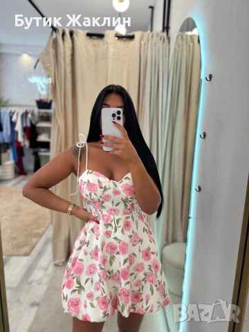 Дамска рокля с флорален десен 