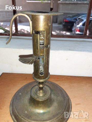 Стар бронзов свещник с механизъм за регулиране на свеща, снимка 2 - Антикварни и старинни предмети - 53273519