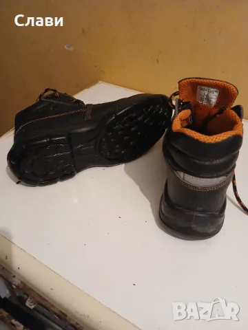 Продавам мъжки обувки боти номер 42, снимка 3 - Мъжки боти - 47334177