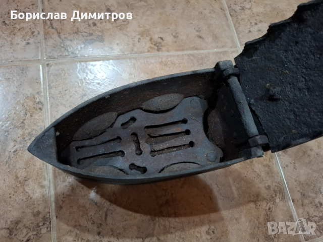 Продавам стара българска ютия от 18 век на въглища , снимка 5 - Ютии - 23288426