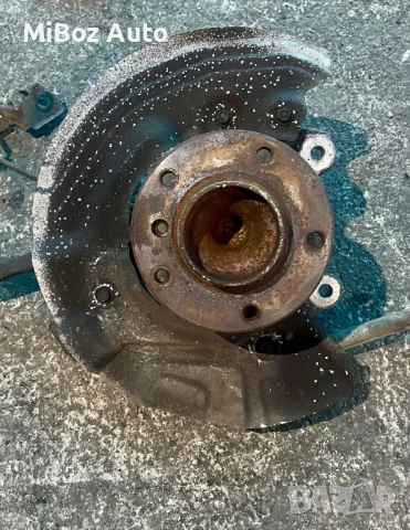 Шенкел главина предна БМВ E90 E91 E92 E93 BMW