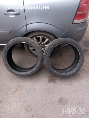Зимни гуми Goodyear 225/40 R18, снимка 2 - Гуми и джанти - 53124653