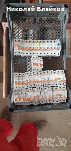 Продавам монофазни Автоматични предпазители Merlin Gerin оранжева серия, E61N