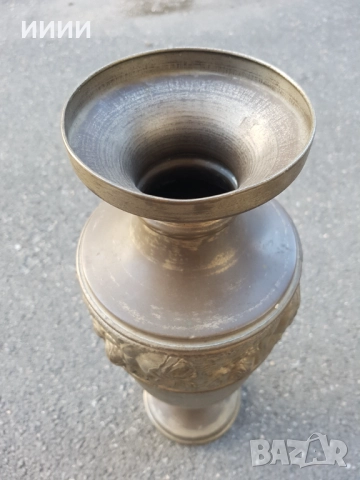 Бронзова ваза