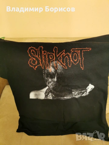 Продавам две тениски и зимна шапка на Slipknot, снимка 2 - Тениски - 53349734