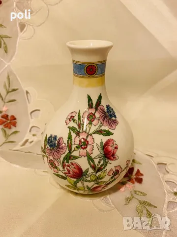 Ваза от костен порцелан , снимка 1