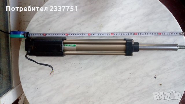 Електрически цилиндър с прецизно у-ние, 12V DC серво мотор