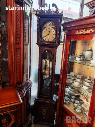 Красив паркетен часовник , снимка 3 - Антикварни и старинни предмети - 50835180