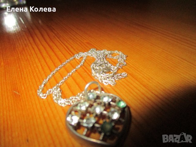 Синджирчета и брошки, снимка 1