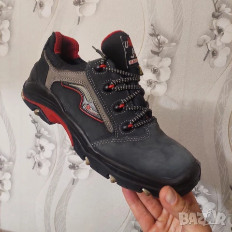 Работни предпазни Обувки U-POWER MASTER S3 SRC ESD UR20124 номер 45  с бомбе 
