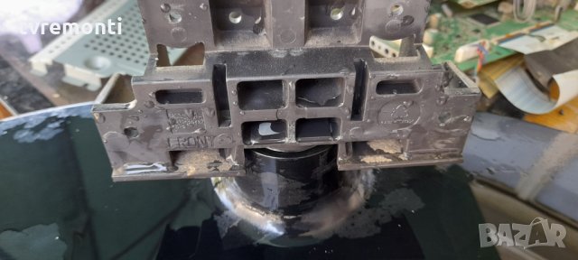 Стойкa BN61-02943X за телевизор Samsung Модел LE32S86BD, снимка 2 - Стойки, 3D очила, аксесоари - 32981035