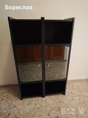 2бр. Черни дървени шкафчета 