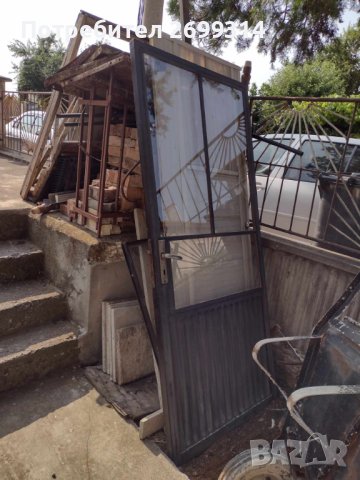 Метална остъклена врата