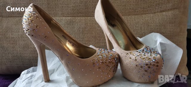 Обувки на висок ток