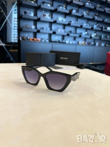очила с черен обикновен калъф и ув защита ray ban prada , снимка 8 - Слънчеви и диоптрични очила - 50731604