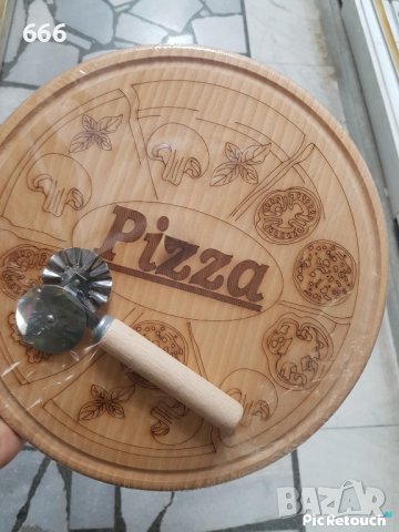Дъска за пица и нож