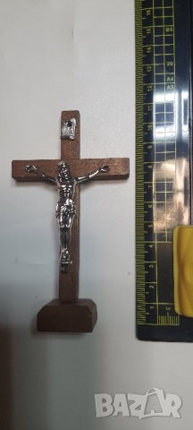 дълвен кръст със сребриста инкрустация на Исус, снимка 1 - Друга електроника - 24849372