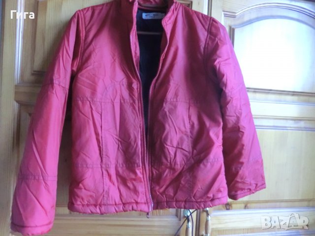 червено преходно яке, снимка 2 - Детски якета и елеци - 37443151