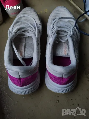 Два чифта запазени маратонки Nike Adidas, снимка 8 - Маратонки - 47849560