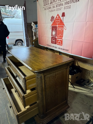 Продавам Красив Скрин от Масивно Дърво, снимка 8 - Скринове - 52752501