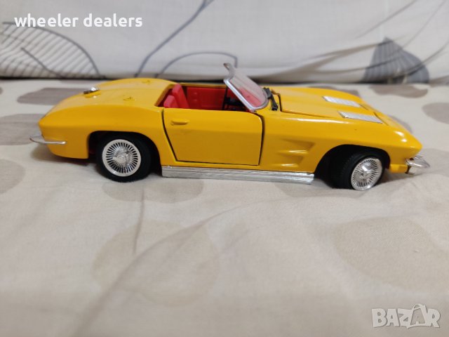 Метална количка Revell Chevrolet Corvette Stingray в мащаб 1/24, снимка 6 - Колекции - 39886382