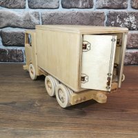 Дървен макет на Хладилен камион, Камион - фургон - Craft Camp, снимка 5 - Коли, камиони, мотори, писти - 43282175