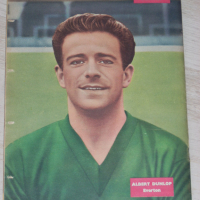 Оригинално старо английско футболно списание от 1957 г., снимка 18 - Други ценни предмети - 19195388