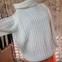 чисто бял пуловер,oversized ( XL) ,мек и лек, снимка 1 - Блузи с дълъг ръкав и пуловери - 44894148