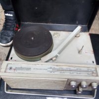 Стар грамофон транзистор , снимка 1 - Антикварни и старинни предмети - 35070239