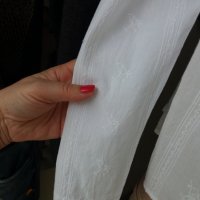 НАМАЛЕНИЕ  -20% Бяла памучна риза без закопчаване с остро деколте и ластик под бюста, снимка 3 - Ризи - 28676500
