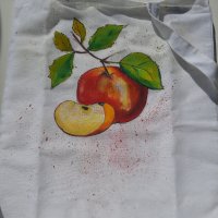 Ръчно рисувана торбичка  "Ябълки ", снимка 3 - Чанти - 36939393