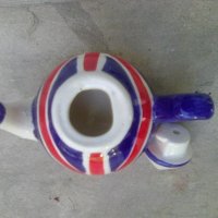 Английско порцеланово чайниче сувенир, снимка 3 - Други ценни предмети - 37188016