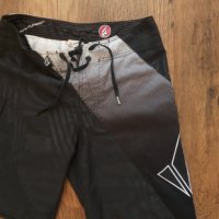 volcom - страхотни мъжки панталони, снимка 2 - Спортни дрехи, екипи - 37441638