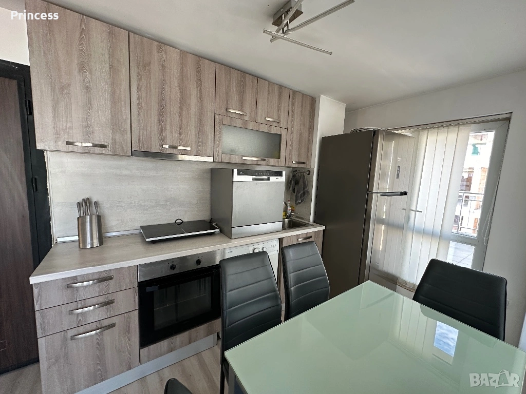 Тристаен апартамент Колхозен пазар, снимка 1