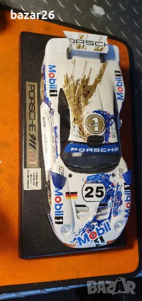 1:18 UT Models Porsche 911 GT1 Mobil 1 #25 #021839, снимка 1