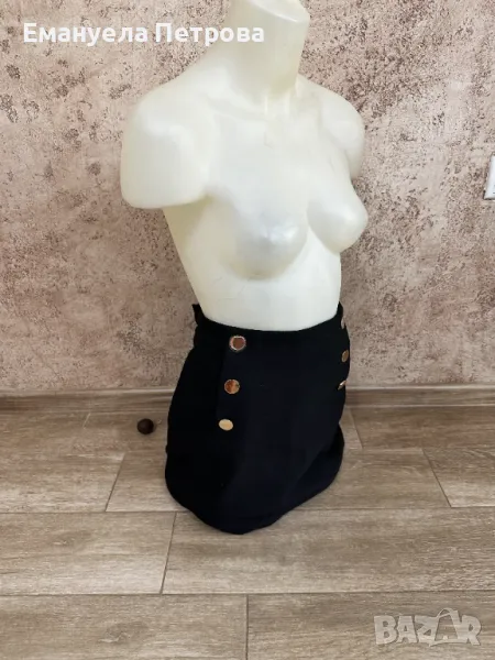 Дамска официална пола HM - черна + златни копчета (декорация), снимка 1