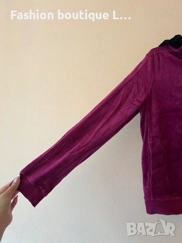 Цикламен плюшен суитчър с цип и качулка , а на гърба ангелски крила от сребърни пайети 80% памук 🩷, снимка 4 - Суичъри - 52116673