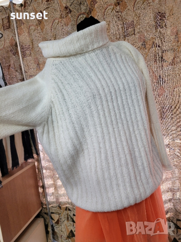 чисто бял пуловер,oversized ( XL) ,мек и лек, снимка 1 - Блузи с дълъг ръкав и пуловери - 44894148