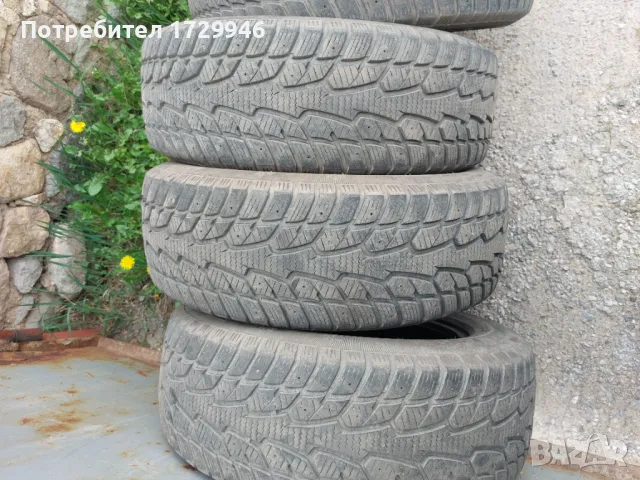 Зимни Гуми  235/60 R17, снимка 2 - Гуми и джанти - 49992362
