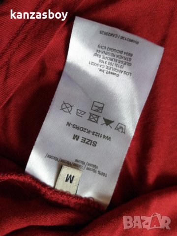 guess - страхотна дамска тениска КАТО НОВА, снимка 6 - Тениски - 39409935